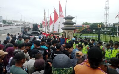 Massa Desak Polda Sumsel Usut Dugaan Pungli Kabid Satpol PP Palembang