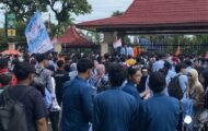 Ratusan Massa Aksi didepan Kantor DPRD Sumsel, bawa Tuntutan Asta Cita Mahasiswa Sumsel, dari MBG, BBM, UU POLRI, Sampai Menolak Kejahatan terhadap Sipil Masuk Ke Peradilan Militer